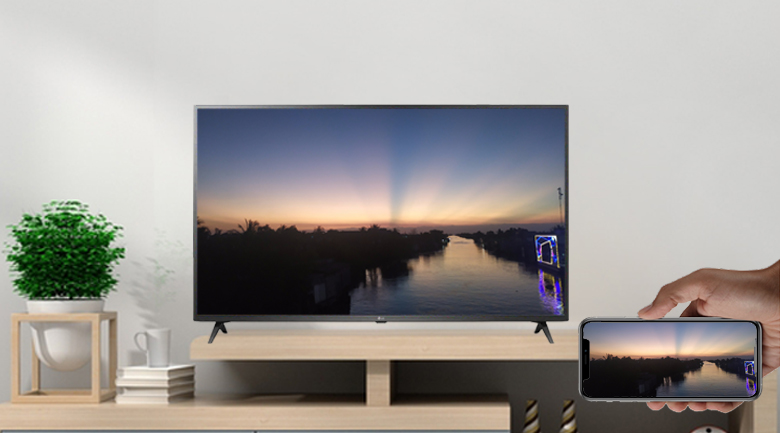  Tính năng AirPlay 2 (iPhone) và Screen Mirroring (Android) - Smart Tivi LG 4K 55 inch 55UP7550PTC