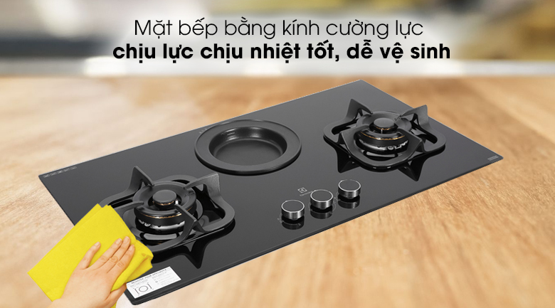 Bếp ga âm Electrolux EHG9360BS - Mặt bếp ga bằng kính cường lực sáng bóng, chịu lực chịu nhiệt tốt, dễ vệ sinh