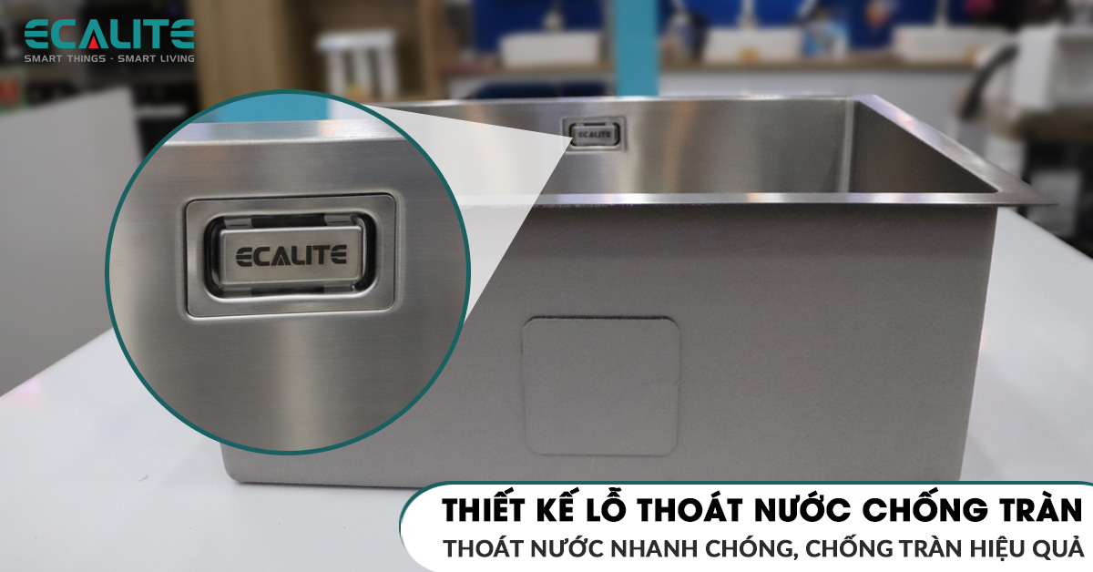 Sản phẩm được thiết kế thêm lỗ thoát nước chống tràn tiện lợi