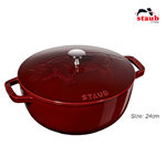 Nồi Staub nắp có hình heo màu đỏ lựu 24 cm 11232487